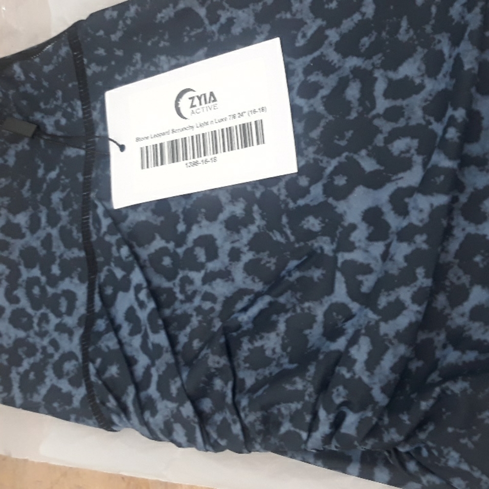 Zyia Stone Leopard scrunchy light n luxe 7/8 leggings 16-18 - Picture 4 of 4